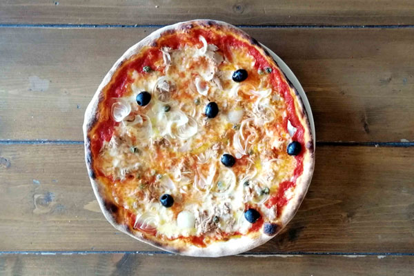Pizza Tonno